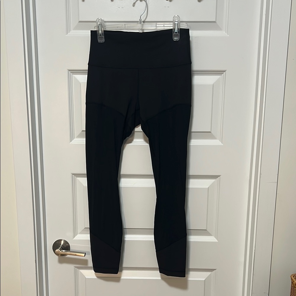 Lululemon 25 inch Black leggings with mesh
